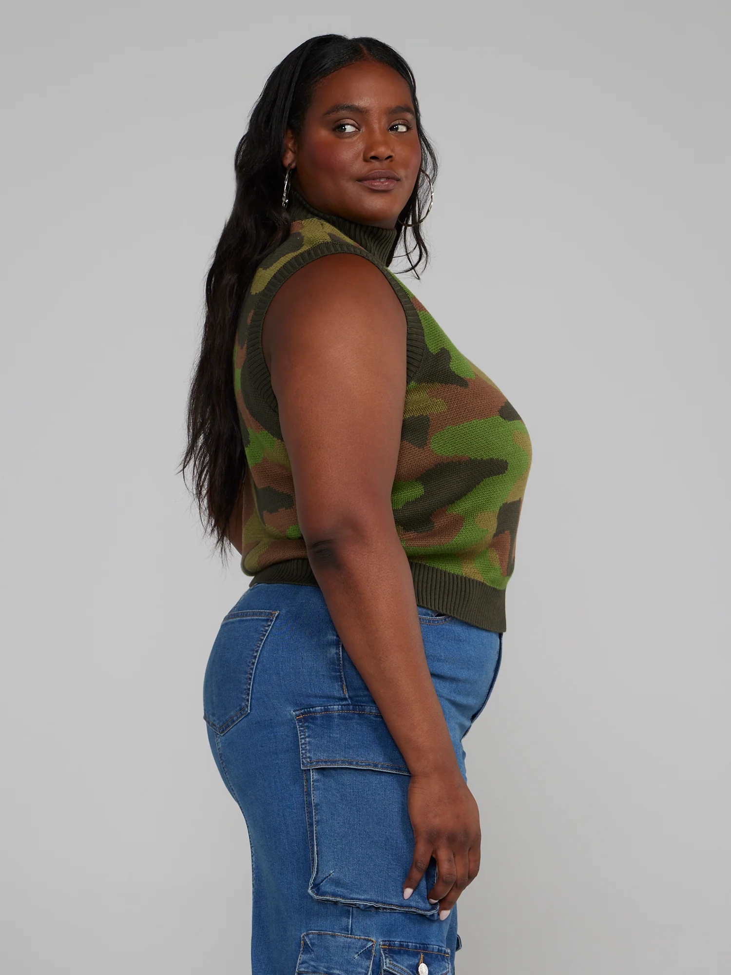 Camo Print Sleeveless Sweater - Image 2