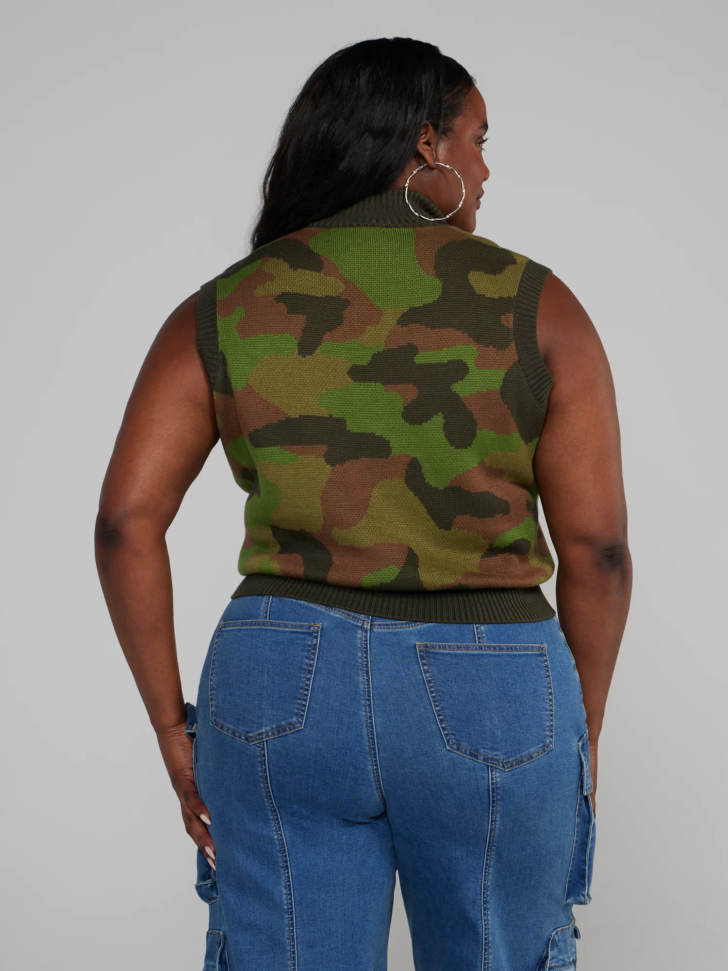 Camo Print Sleeveless Sweater - Image 3