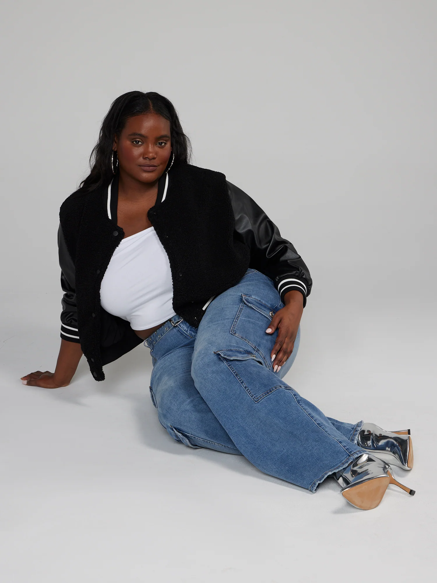 High Rise Belted Straight Leg Cargo Jeans - Image 4
