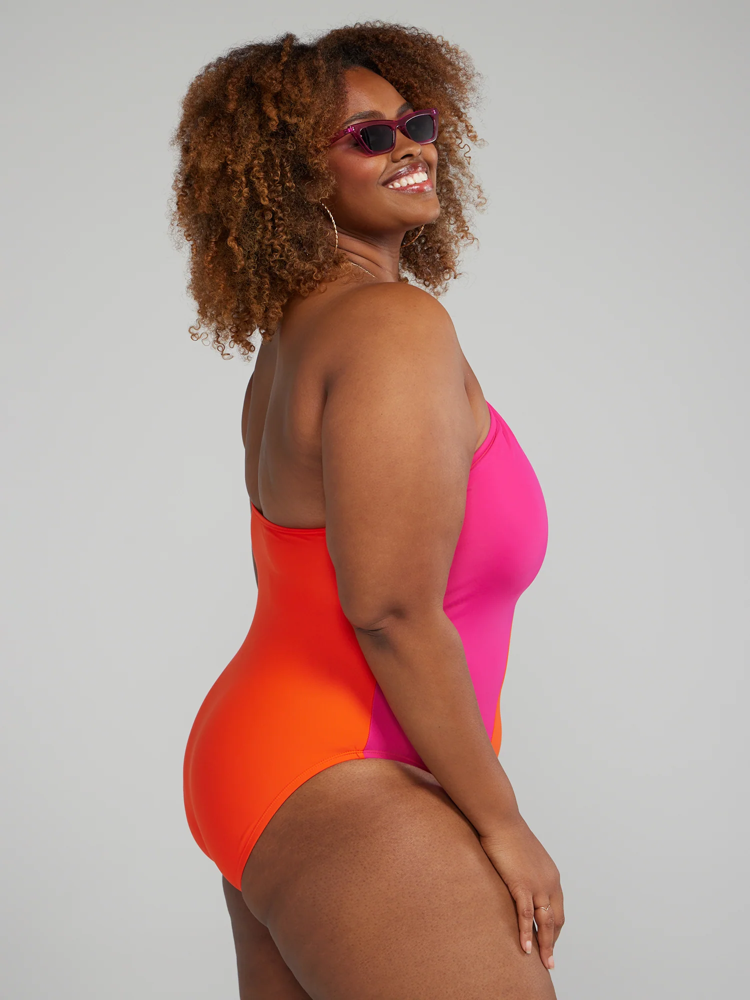 One Shoulder Colorblock One-Piece Swimsuit - Image 2