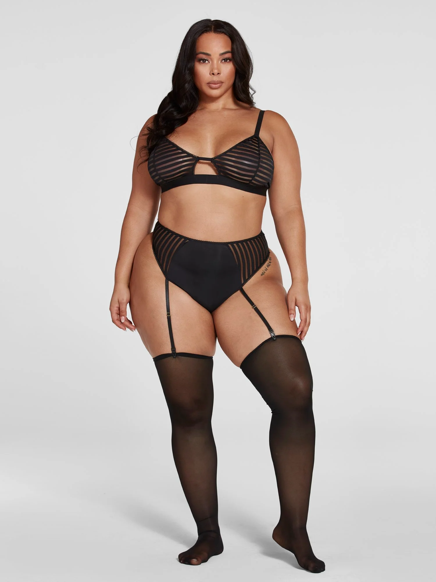 Ayanna Stripe Mesh Garter Set - Image 4