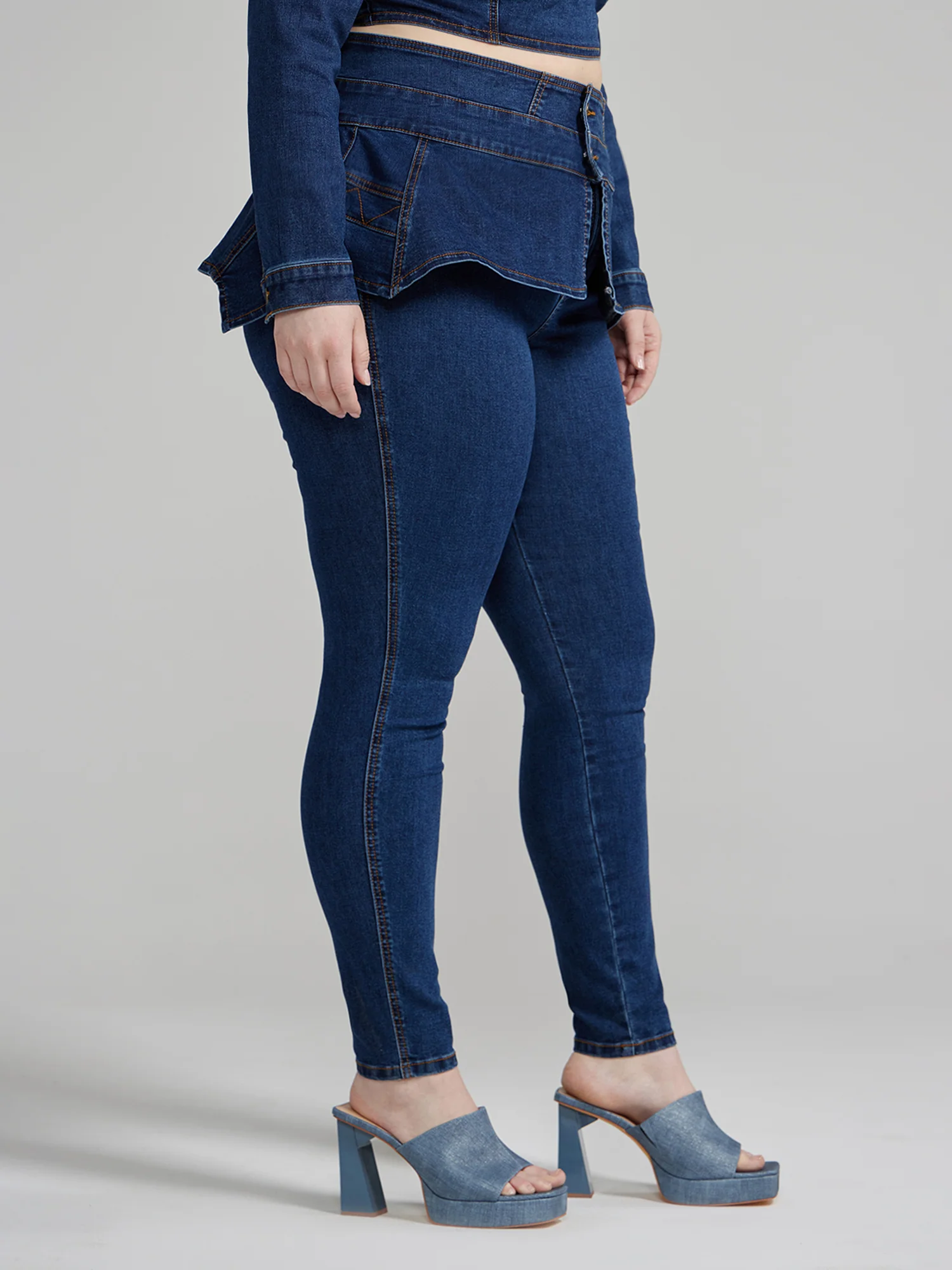 Draya Skinny Jeans with Peplum Belt - Image 4