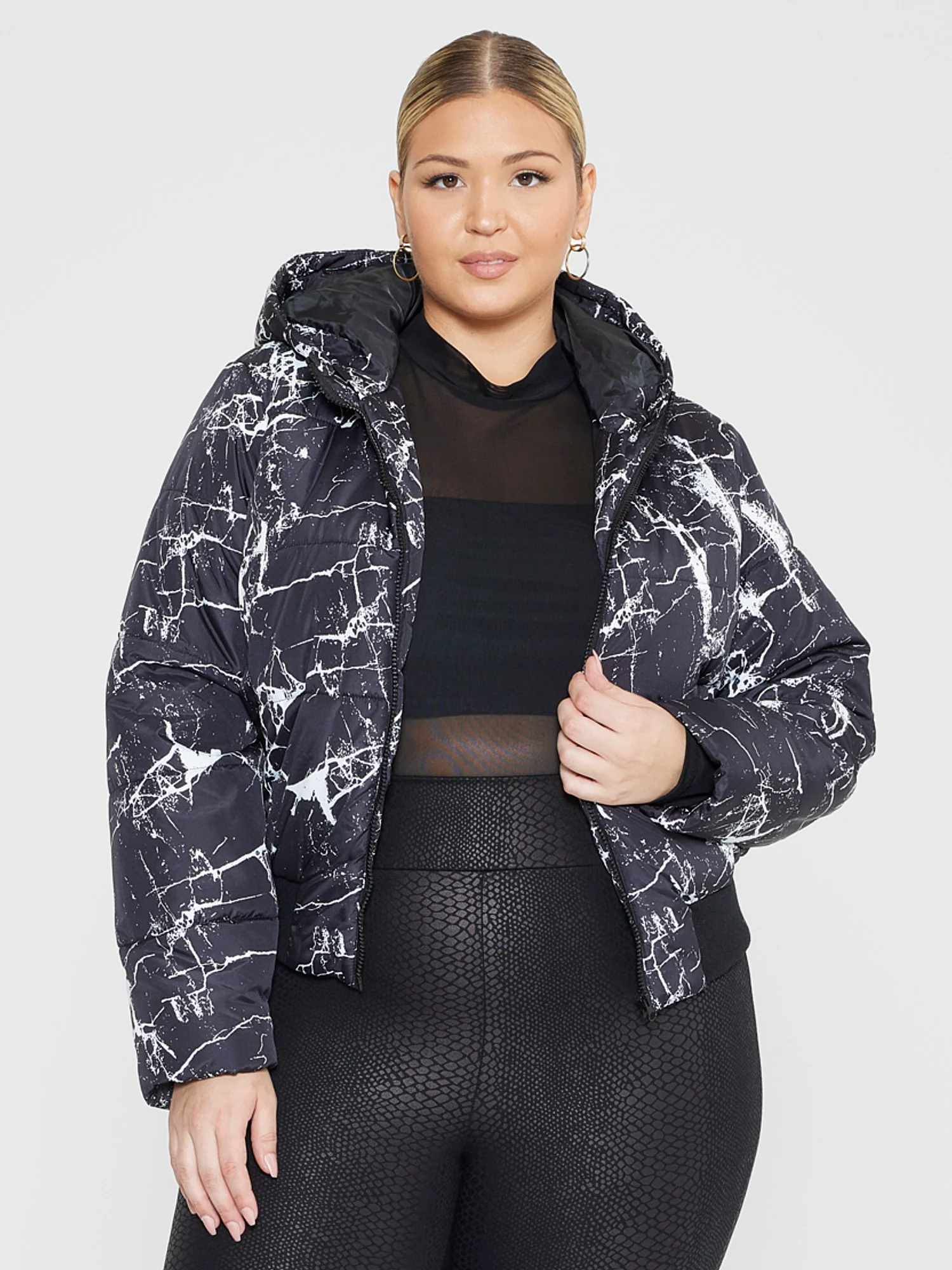 Farrah Short Hooded Puffer Coat - Image 21