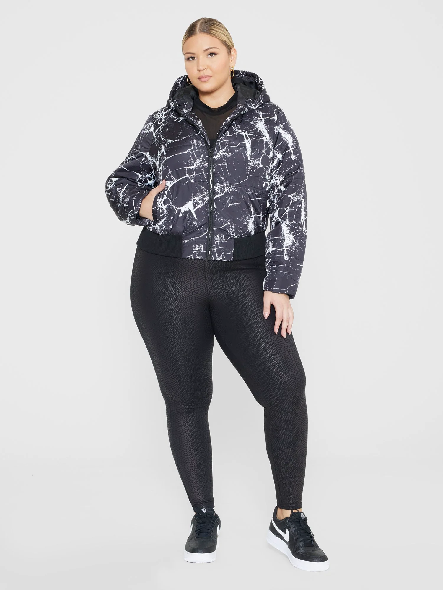Farrah Short Hooded Puffer Coat - Image 22