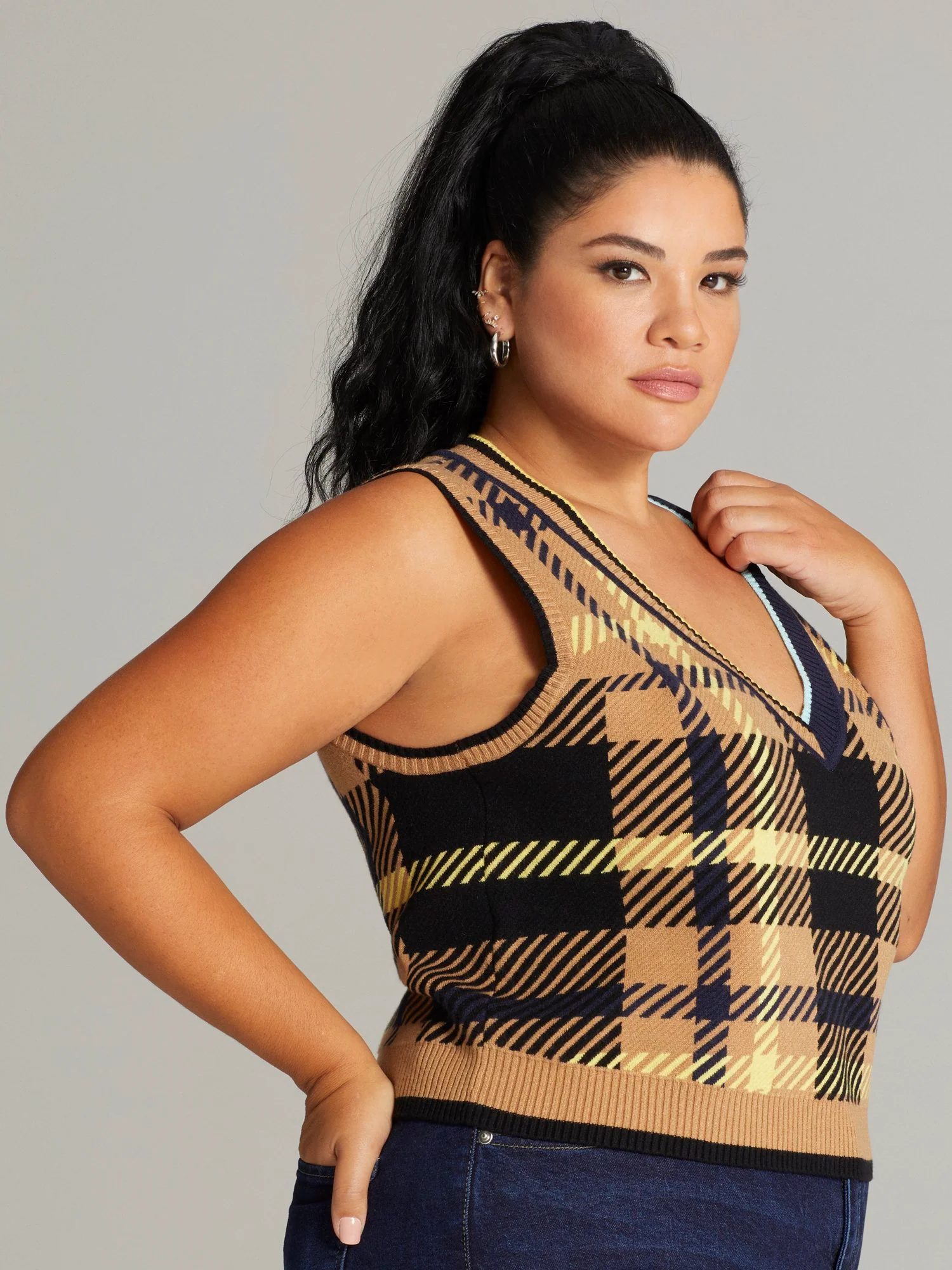 Hadley Plaid V-Neck Cropped Sweater Vest - Image 5