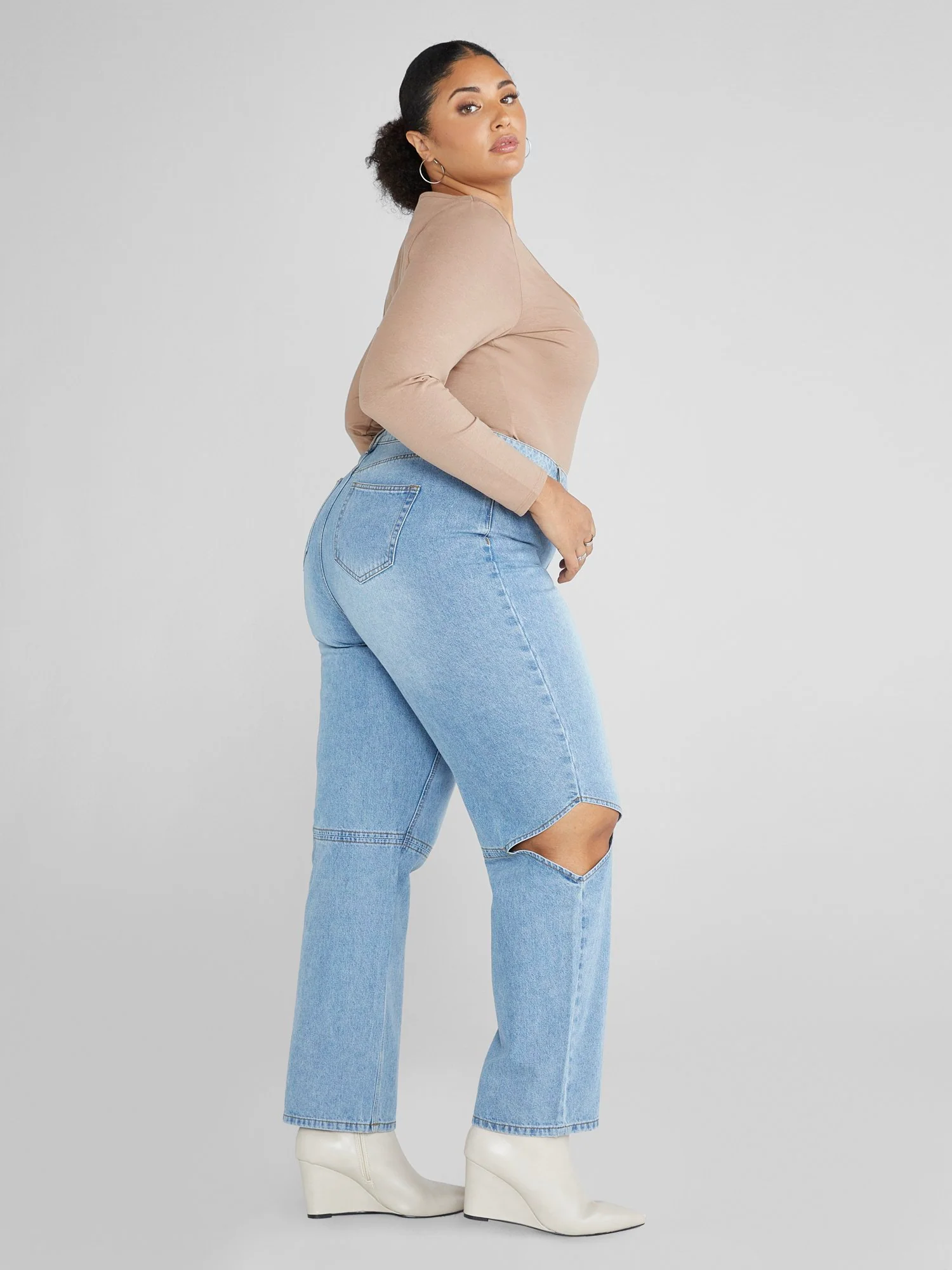 High Rise Relaxed Fit Jeans with Knee Cutouts - Image 3