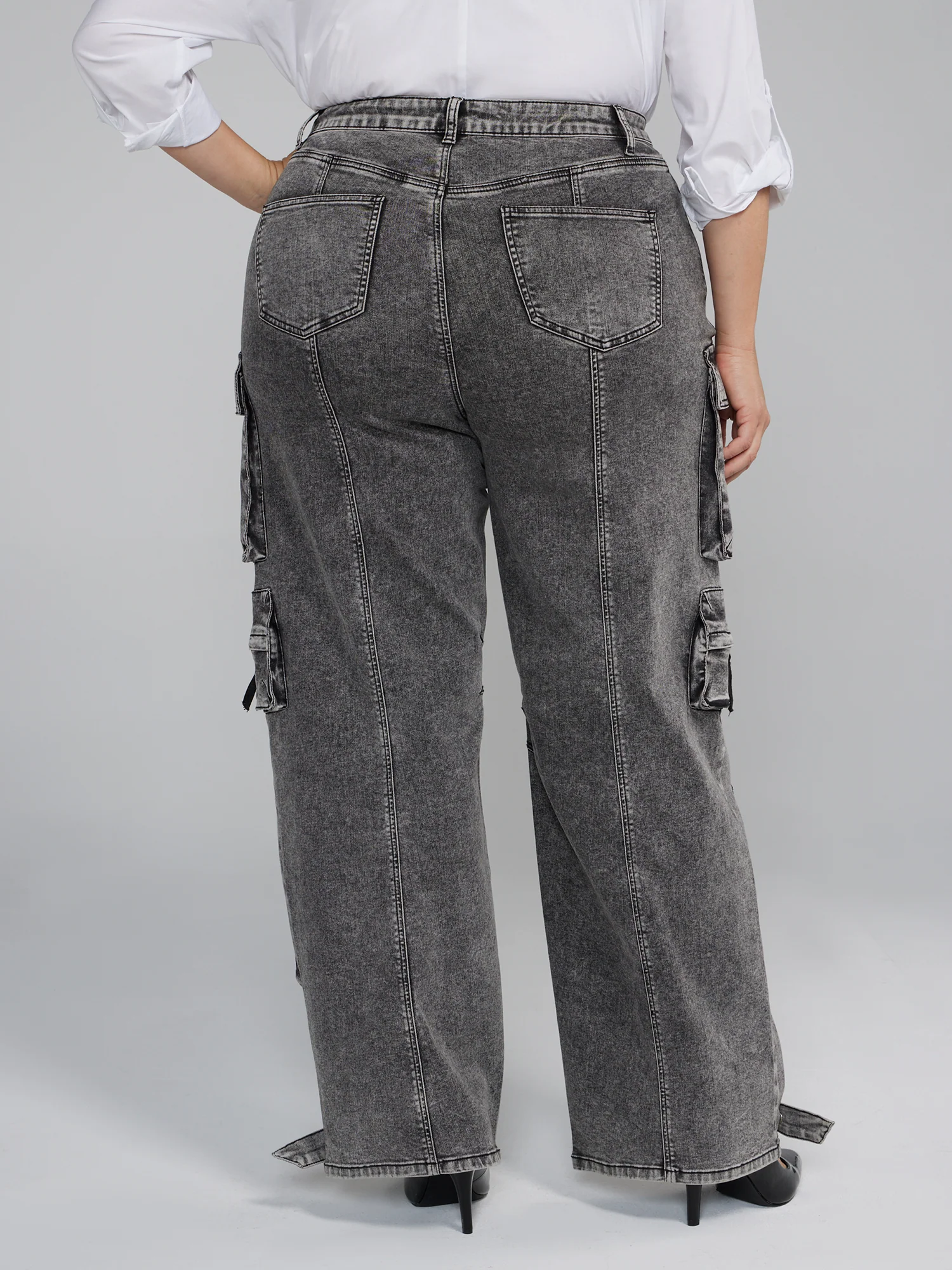 High Rise Straight Leg Cargo Jeans - Image 3