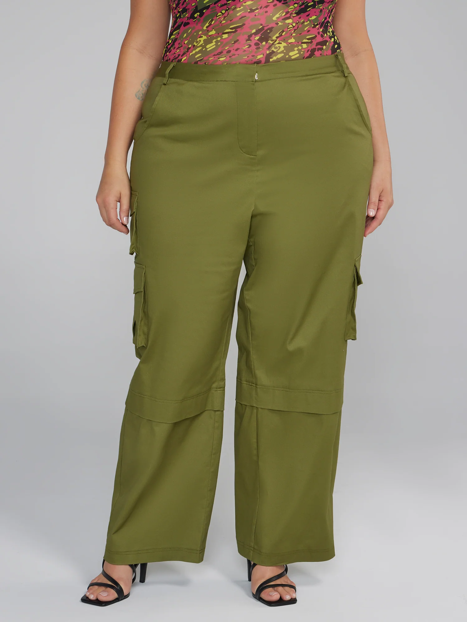 High Rise Straight Leg Cargo Pants - Image 3