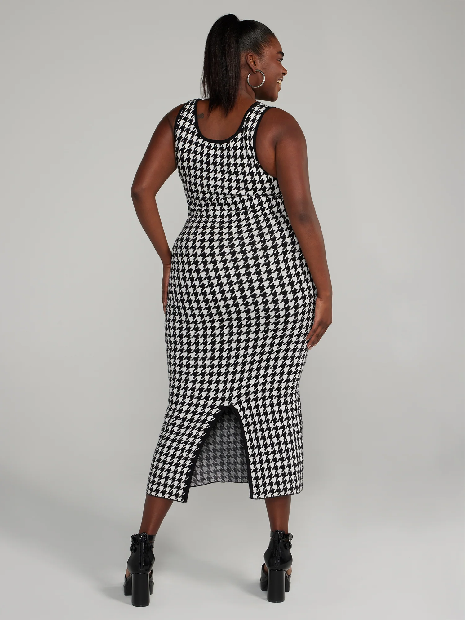 Houndstooth Bodycon Sweater Dress - Image 3