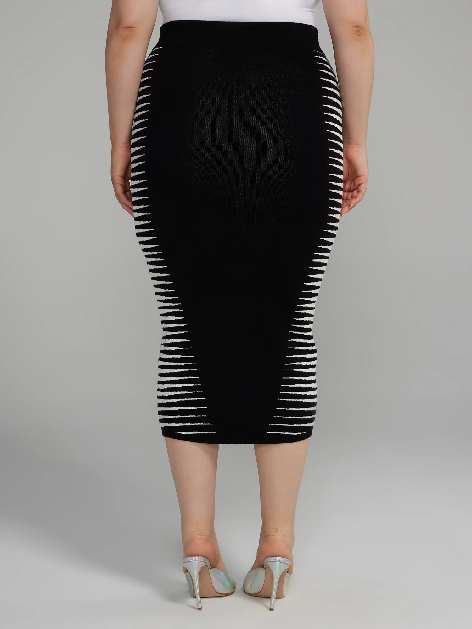 Illusion Print Midi Sweater Skirt - Image 3