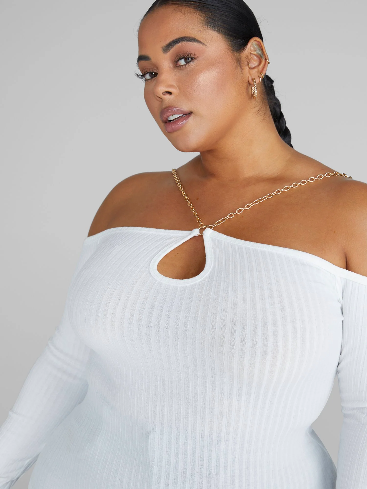 Janine Off-The-Shoulder Chain Strap Knit Top - Image 3