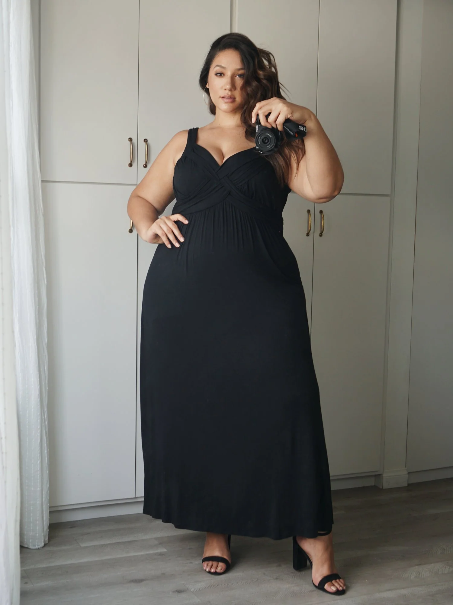 Julia Goddess Maxi Dress - Image 2