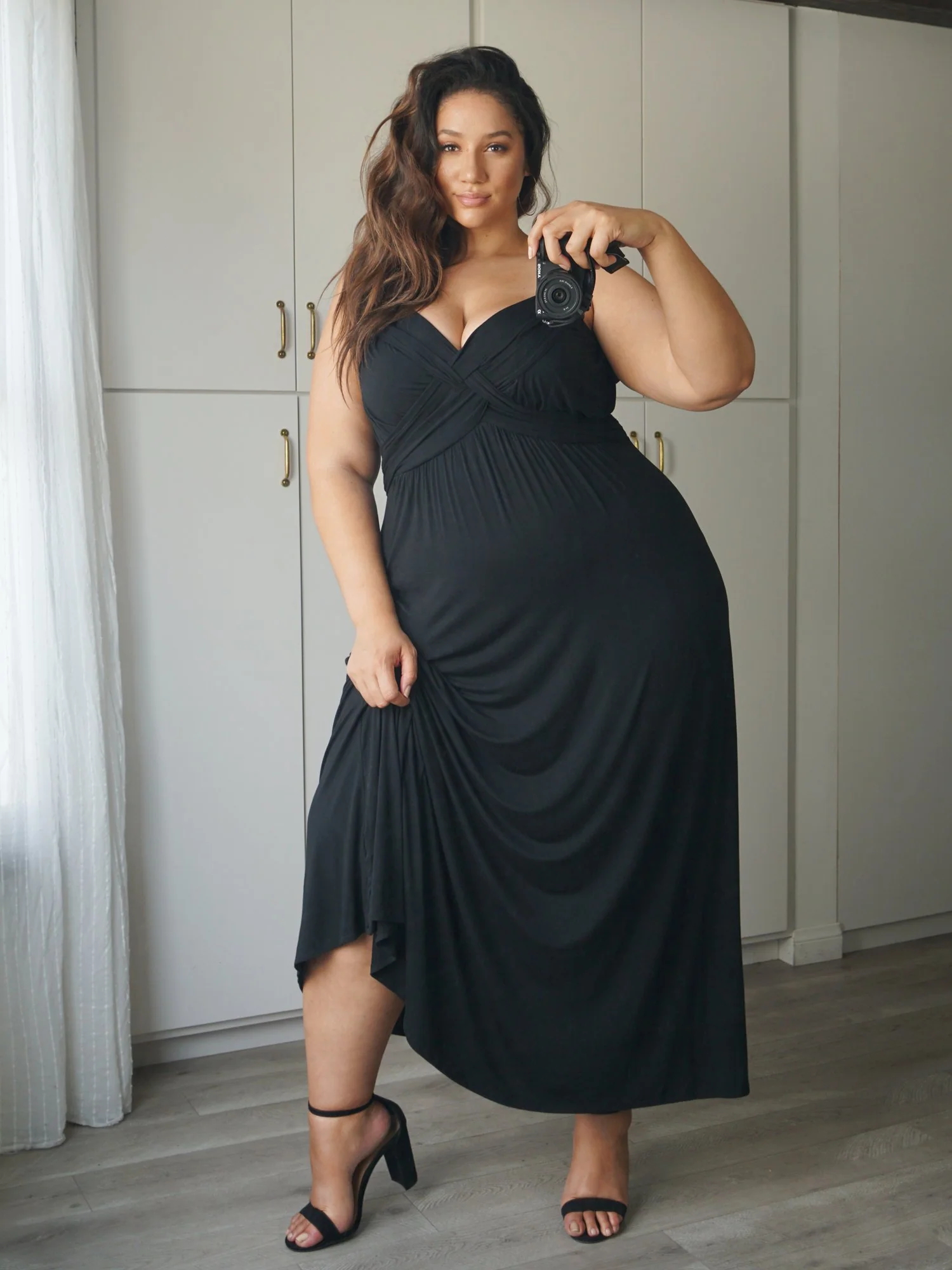 Julia Goddess Maxi Dress - Image 4