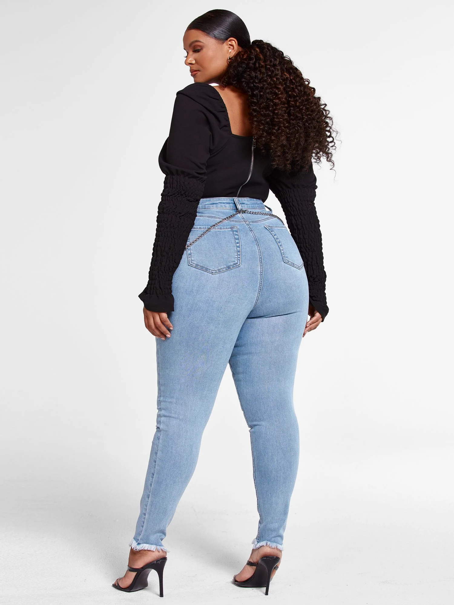 Light Wash High Rise Skinny Jeans with Chain Detail - Image 5