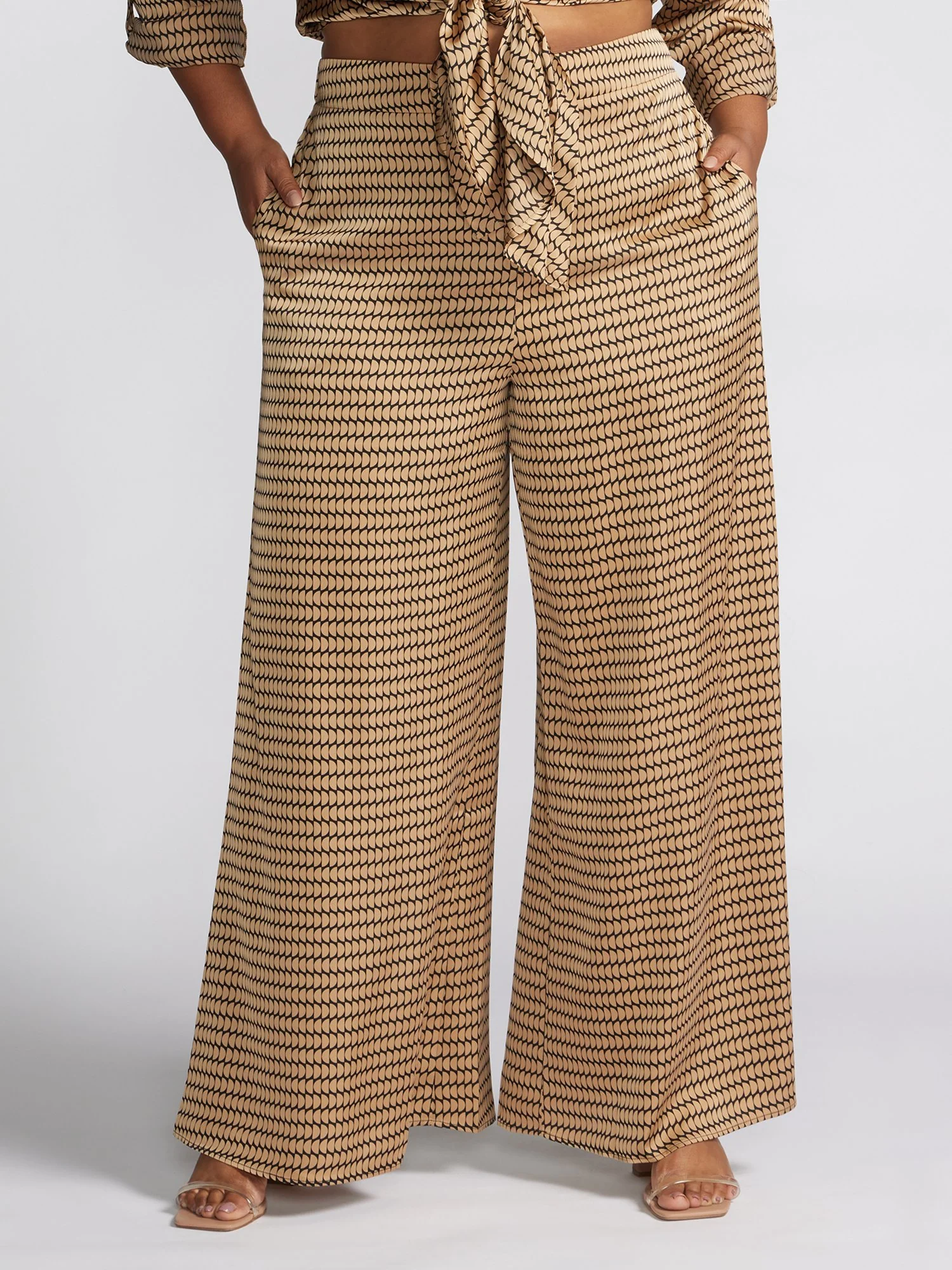 Lolonyo Abstract Print Wide Leg Pants - Image 4