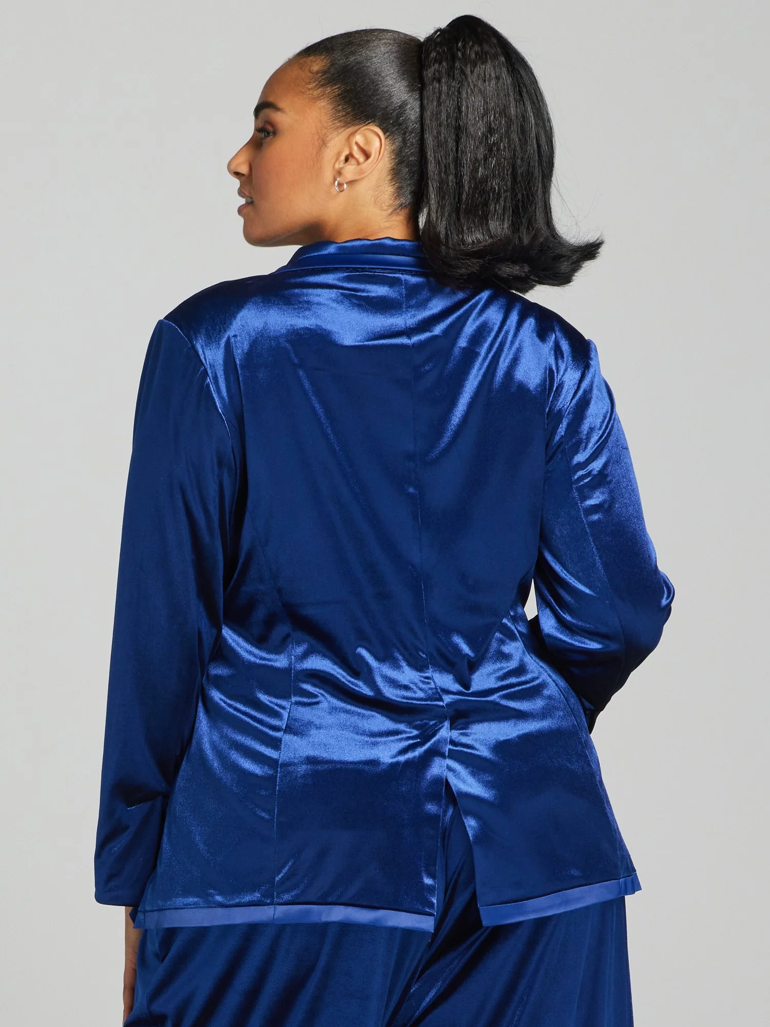 Neve Velvet Blazer - Image 3