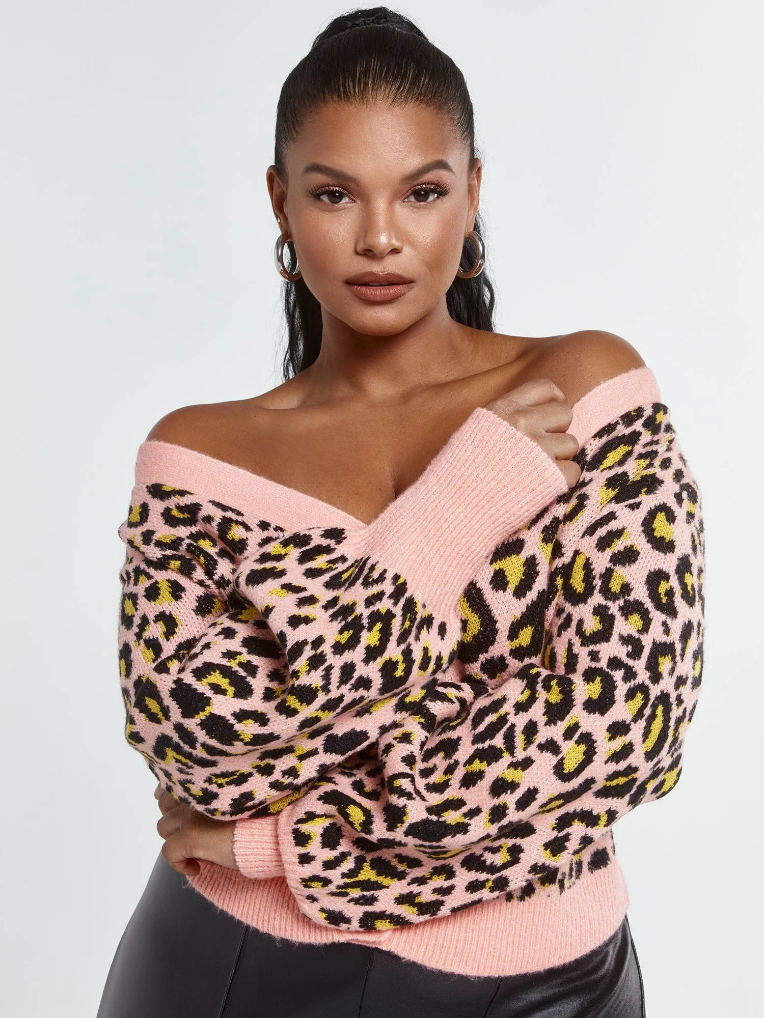 Olivia Leopard Print Cropped Cardigan - Image 5
