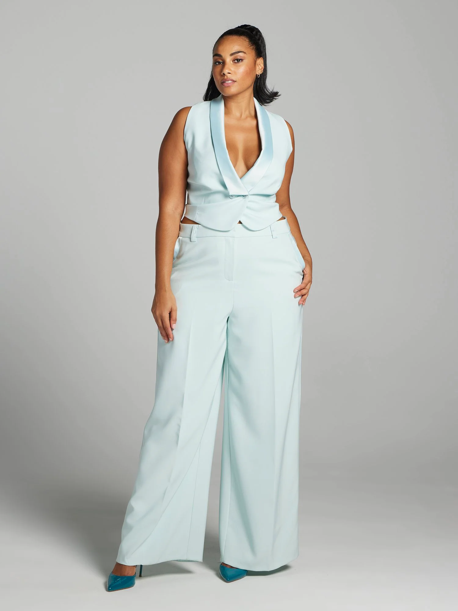 Teagan Satin Trim Sleeveless Vest - Image 3