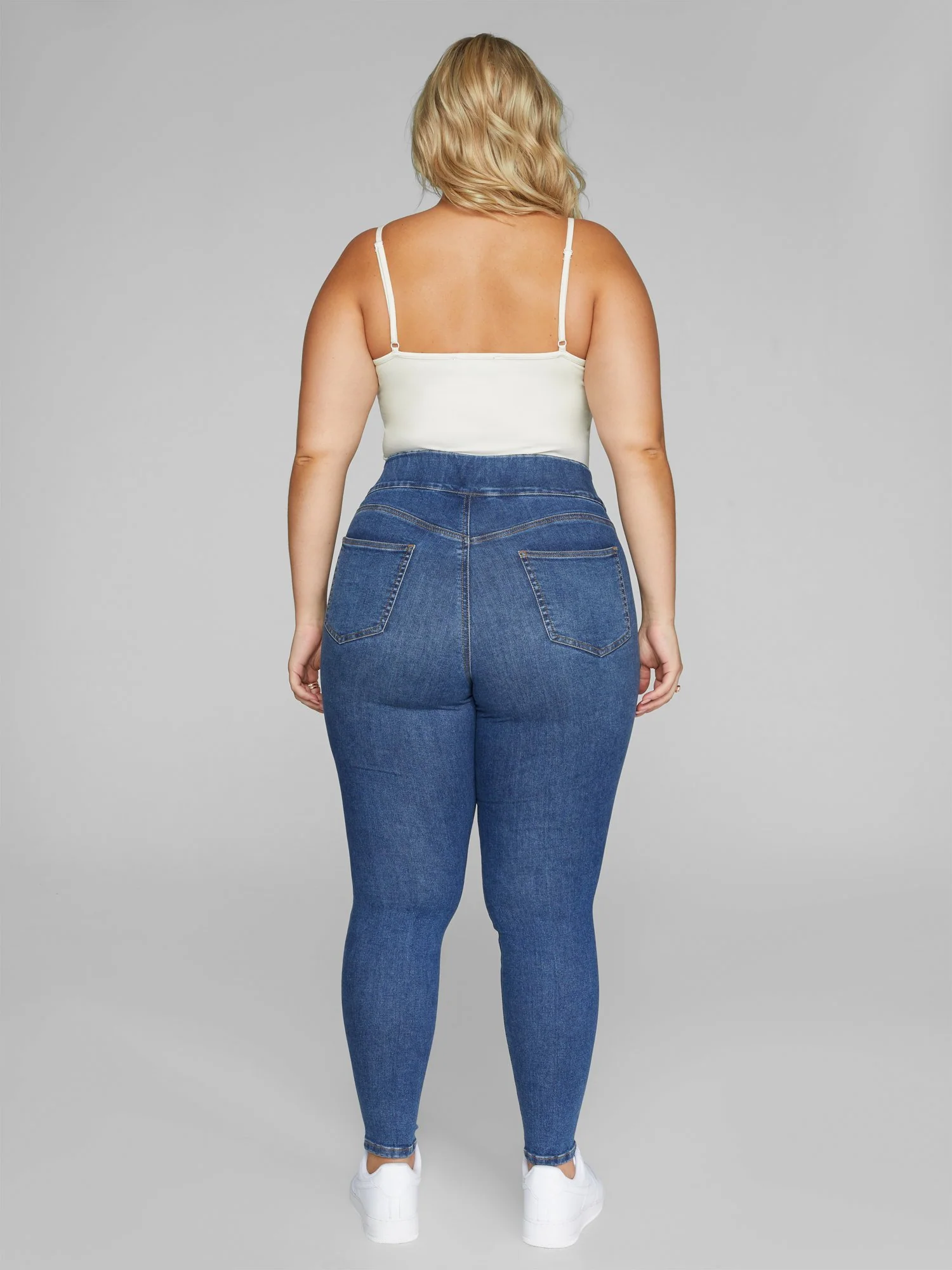 The Limitless Jegging in Dark Blue Wash - Tall Inseam - Image 4