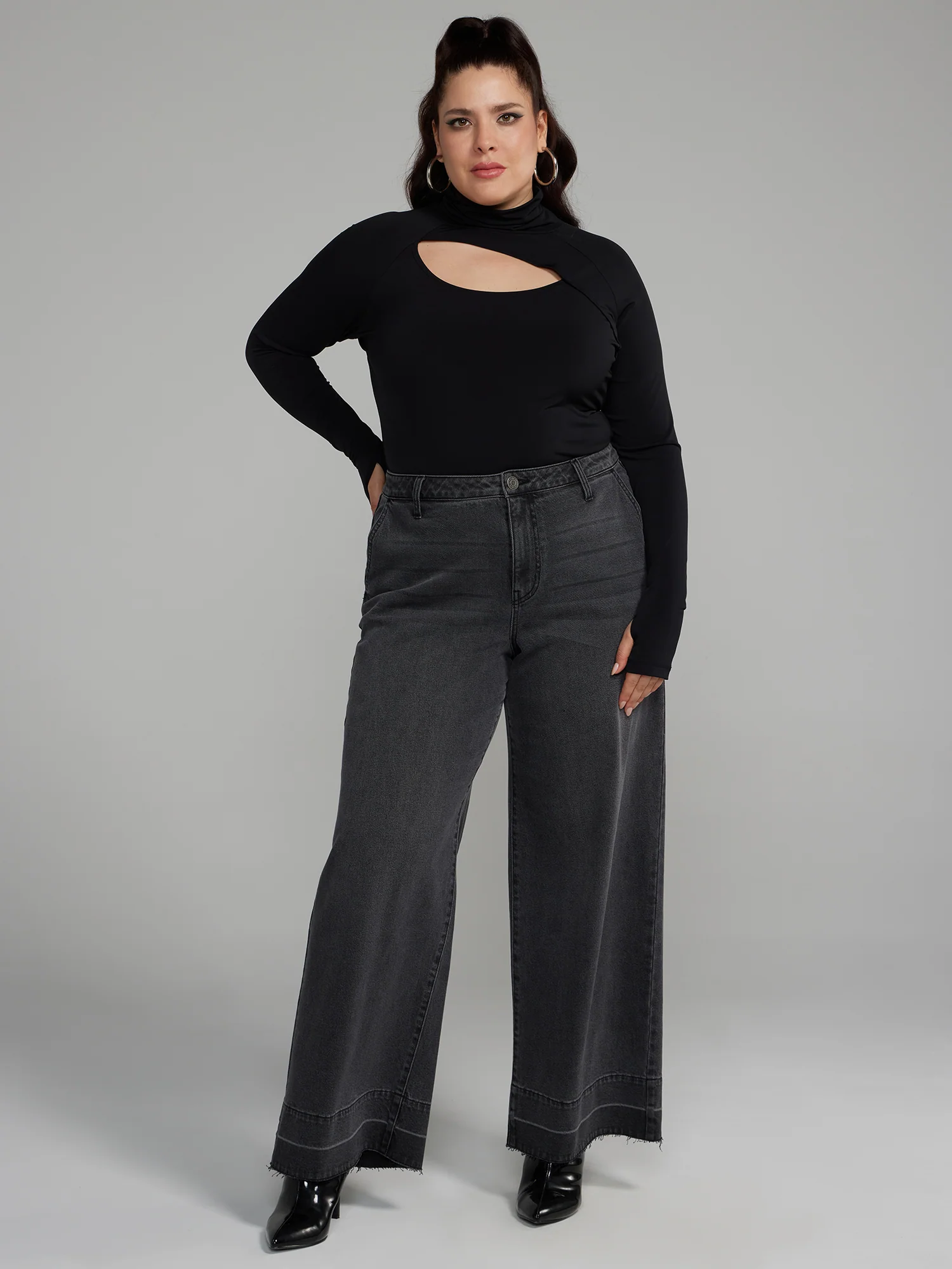 Wide Leg Vintage Black Wash Jeans - Image 4