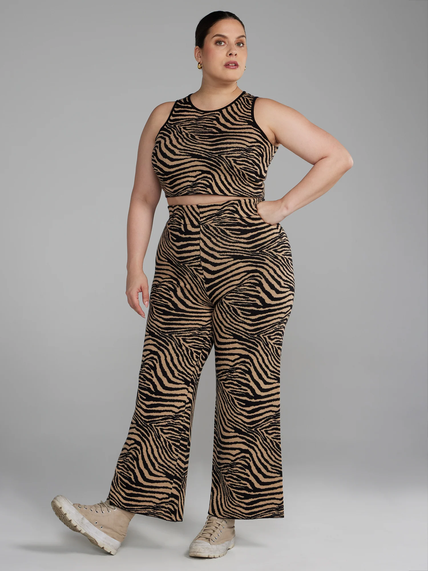 Zebra Print Cropped Sweater Tank - Image 4